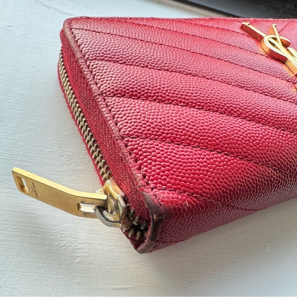 SAINT LAURENT ♡ YSL ♡ Leather Chevron Monogram Zippy Wallet ♡ COA ♡ Red ⁉️ - Picture 6 of 15